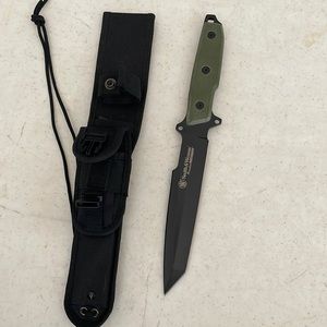 Smith and Wesson Knife